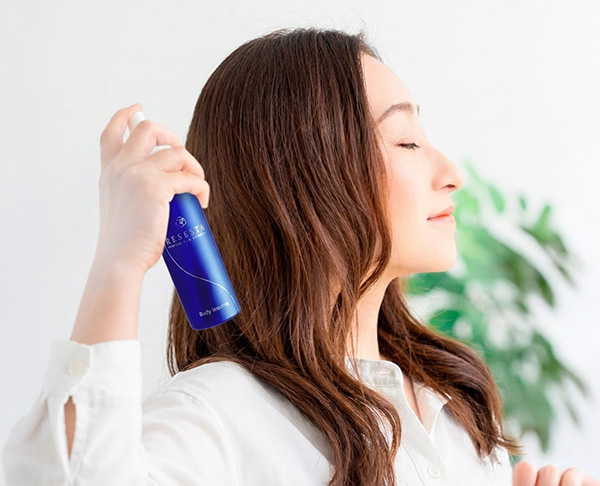 STEP 02 気になる箇所へスプレー